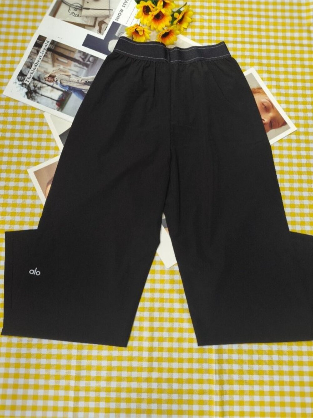 😉NWT Alo Yoga Black Versatil Pants 30-inch Classic Hot Selling Item💥 - Picture 5 of 7